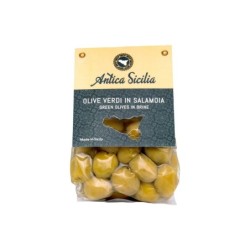 Green olives in brine for aperitivo